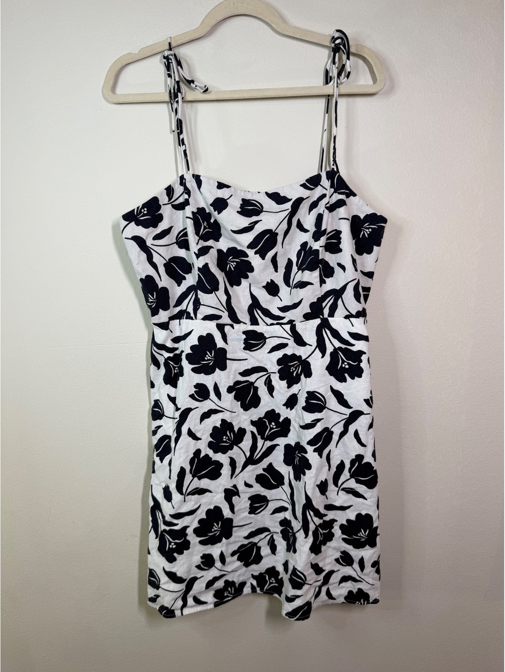 Old Navy Women's Black and White Floral Sundress XL